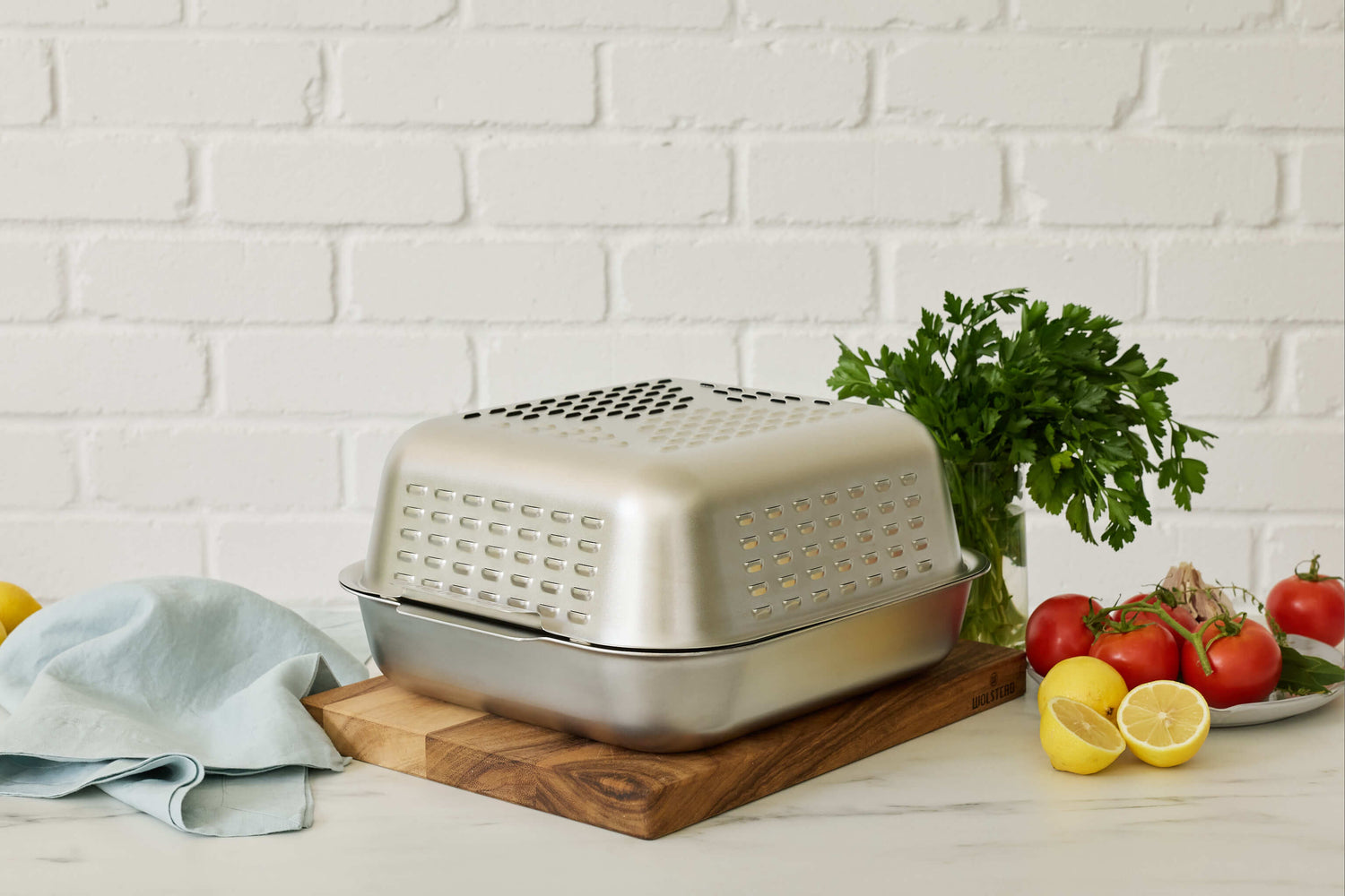 Game-changing stainless steel roasting pan with clever vented spatter guard lid. Cooks golden, juicy roast and helps keep oven beautifully clean. Redefining roast night. Sunday roast.