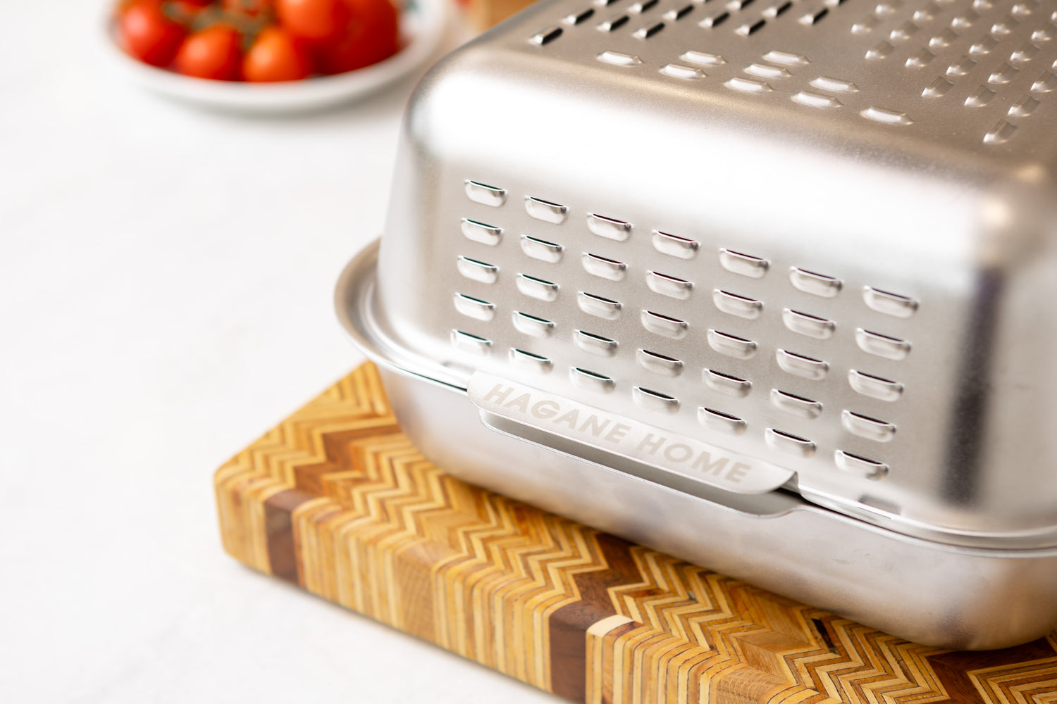 Premium triply stainless steeling roasting pan with vented spatter guard cover. The Ultimate Roaster keeps the oven clean and roast crisp. 
