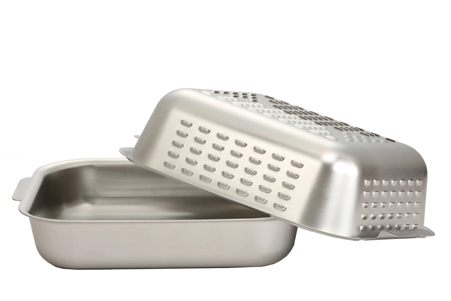 Hagane Home Ultimate Roaster is a premium roasting pan that delivers golden juicy roasts while keeping your oven beautifully clean. 